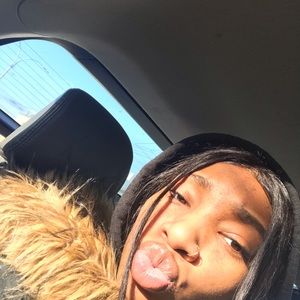 Meet your Posher, Simone